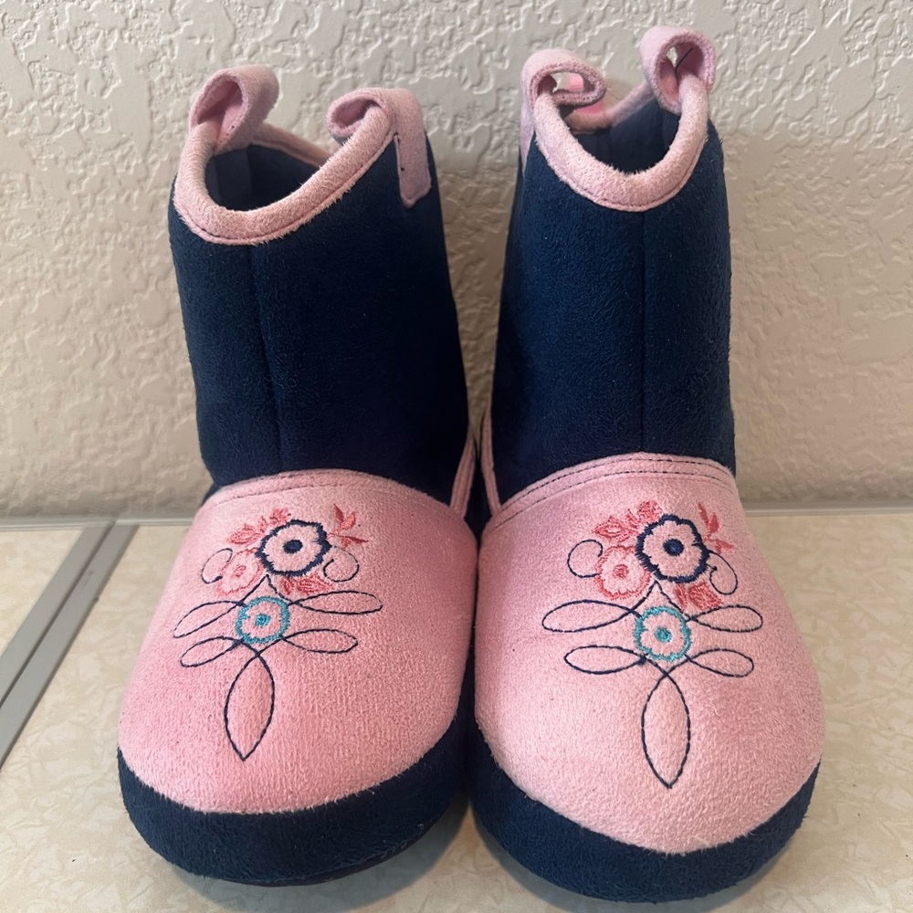 Dreamworks Spirit and Lucky Riding Free Slippers Toddler 7-8